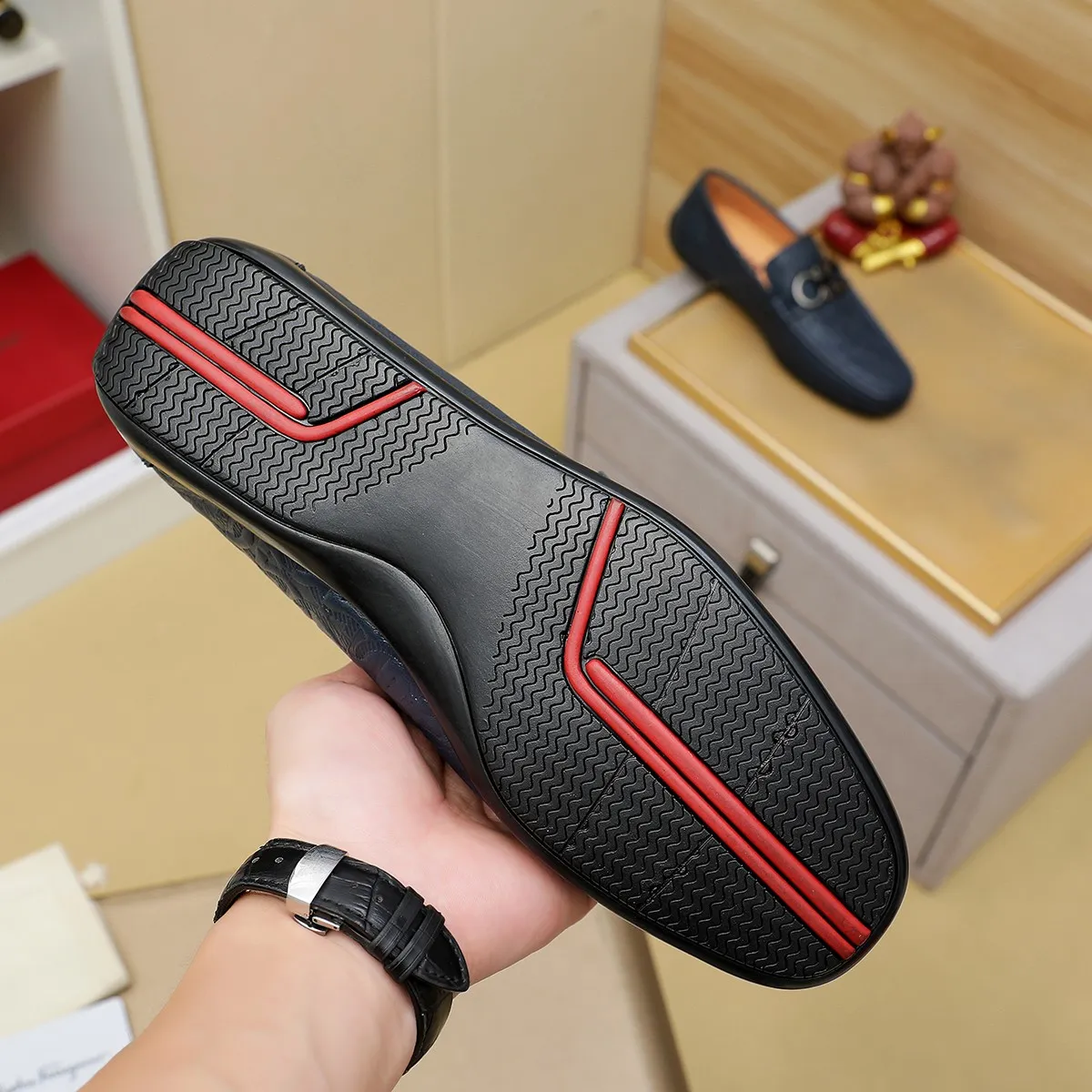 Men's shoes 💰360 🕷🕷【Ferragamo】Ferragamo Popular fashionable casual slip-on shoes🇨🇳Official website counter 1:1 production, original mold opening💯Good quality visible, imported high-end first-layer calfskin, luxurious pigskin lining🌿Very clear texture, high-quality waterproof, non-slip and wear-resistant outsole🎋High quality and low price, truly handmade🍓Color, code number 38-45